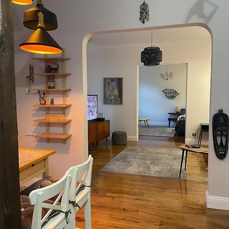 Przestronne Mieszkanie W Srodmiesciu, *